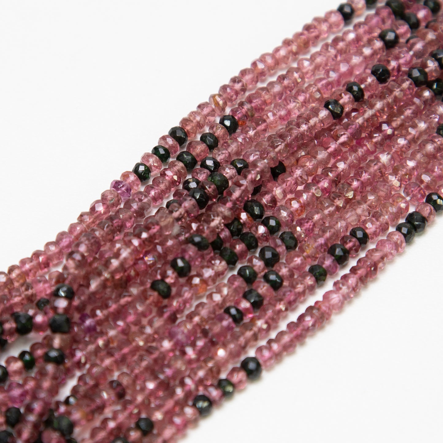 【250001】ピンクトルマリンボタンカット3.3mm1連40cm