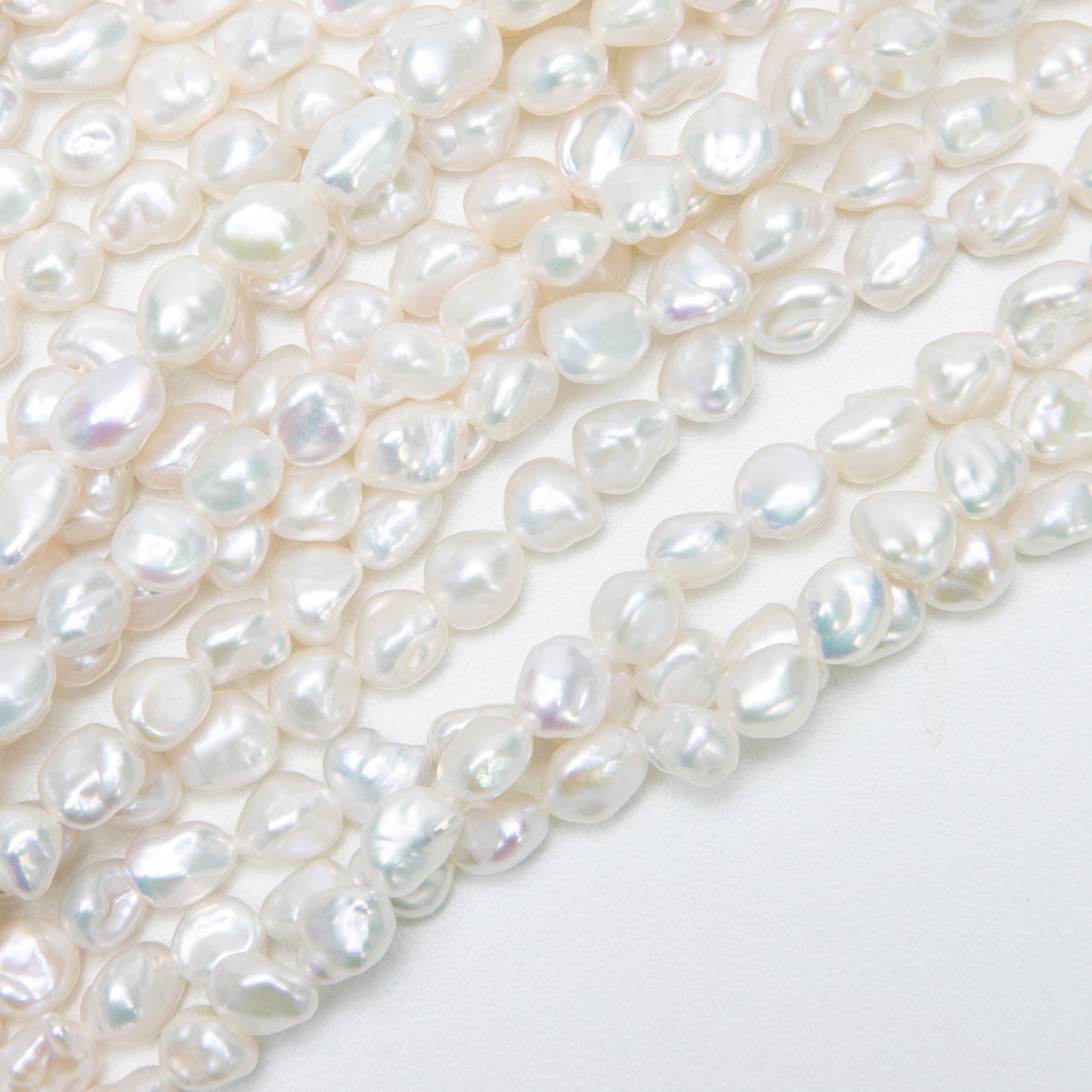 【250085】淡水パールバロック白 約8~9.5×6~6.5㎜(1連40cm)