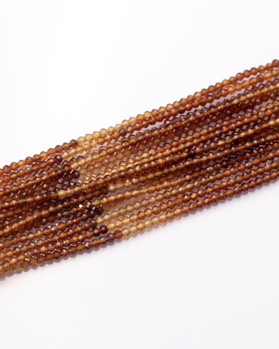 ヘソナイトガーネット ラウンドカット 2mm【1011】