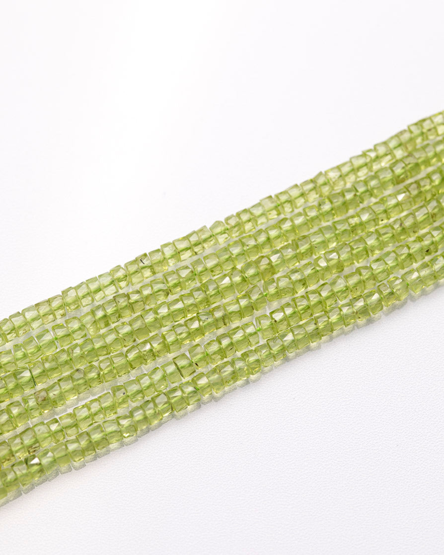 ペリドット ヘイシカット 3mm(±1mm)【1057】