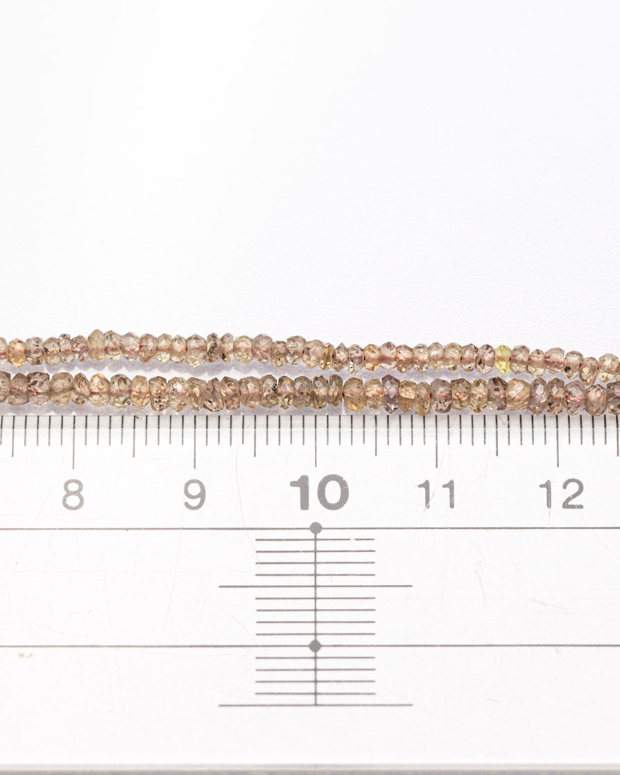 【1142】ナチュラルジルコン ボタンカット 2.5mm(±1mm)