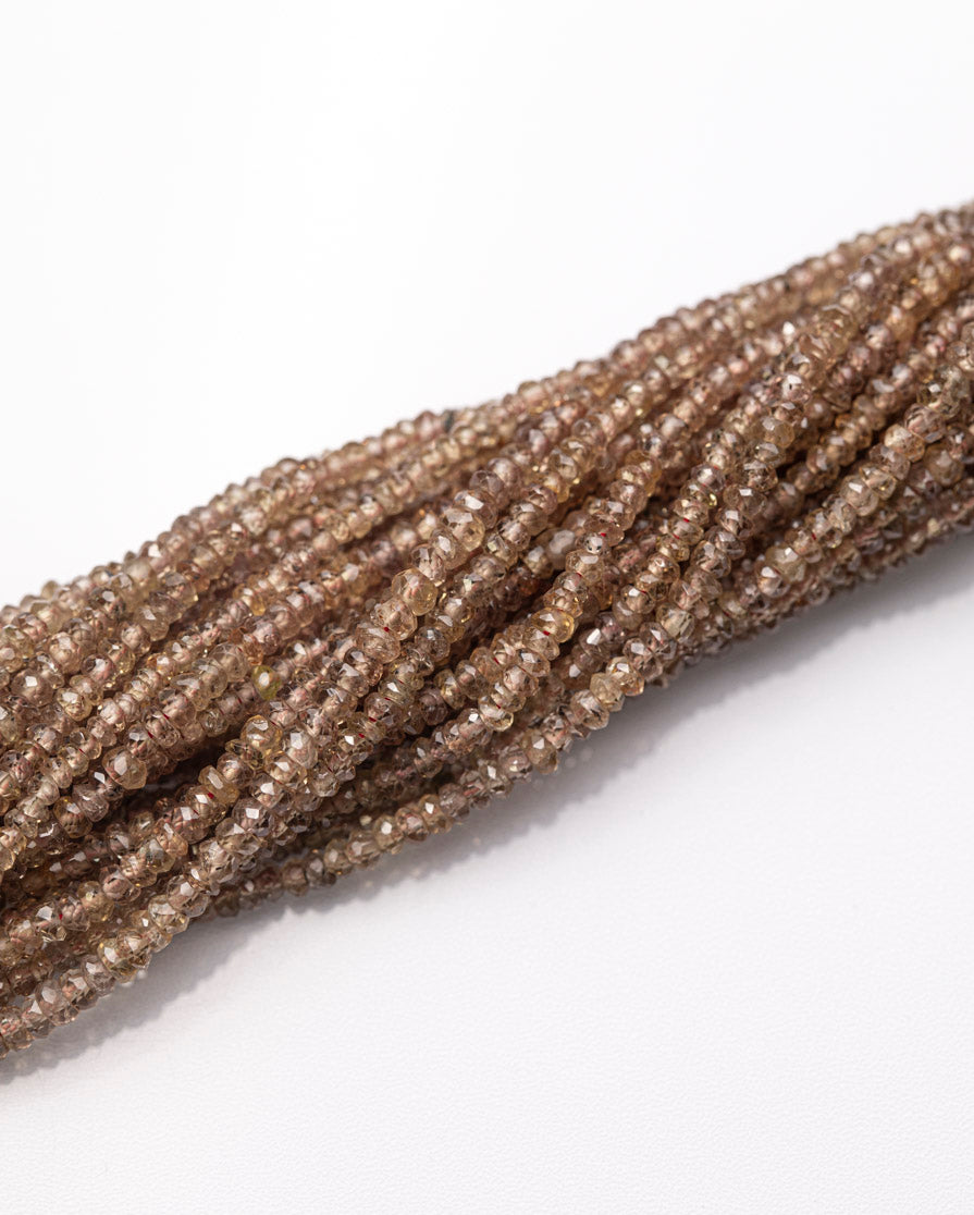 【1142】ナチュラルジルコン ボタンカット 2.5mm(±1mm)