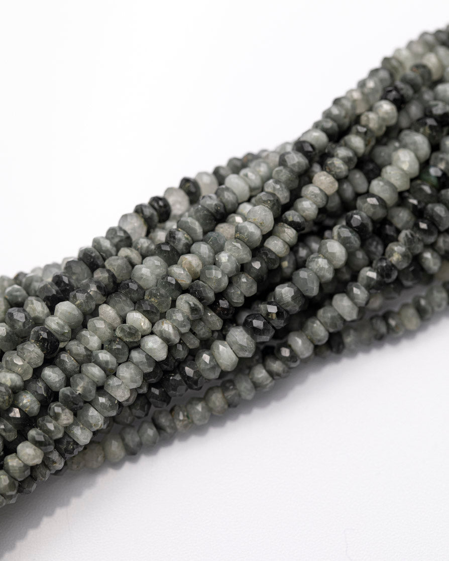 インドキャッツアイ ボタンカット 4~4.5mm(±1mm)【1178】