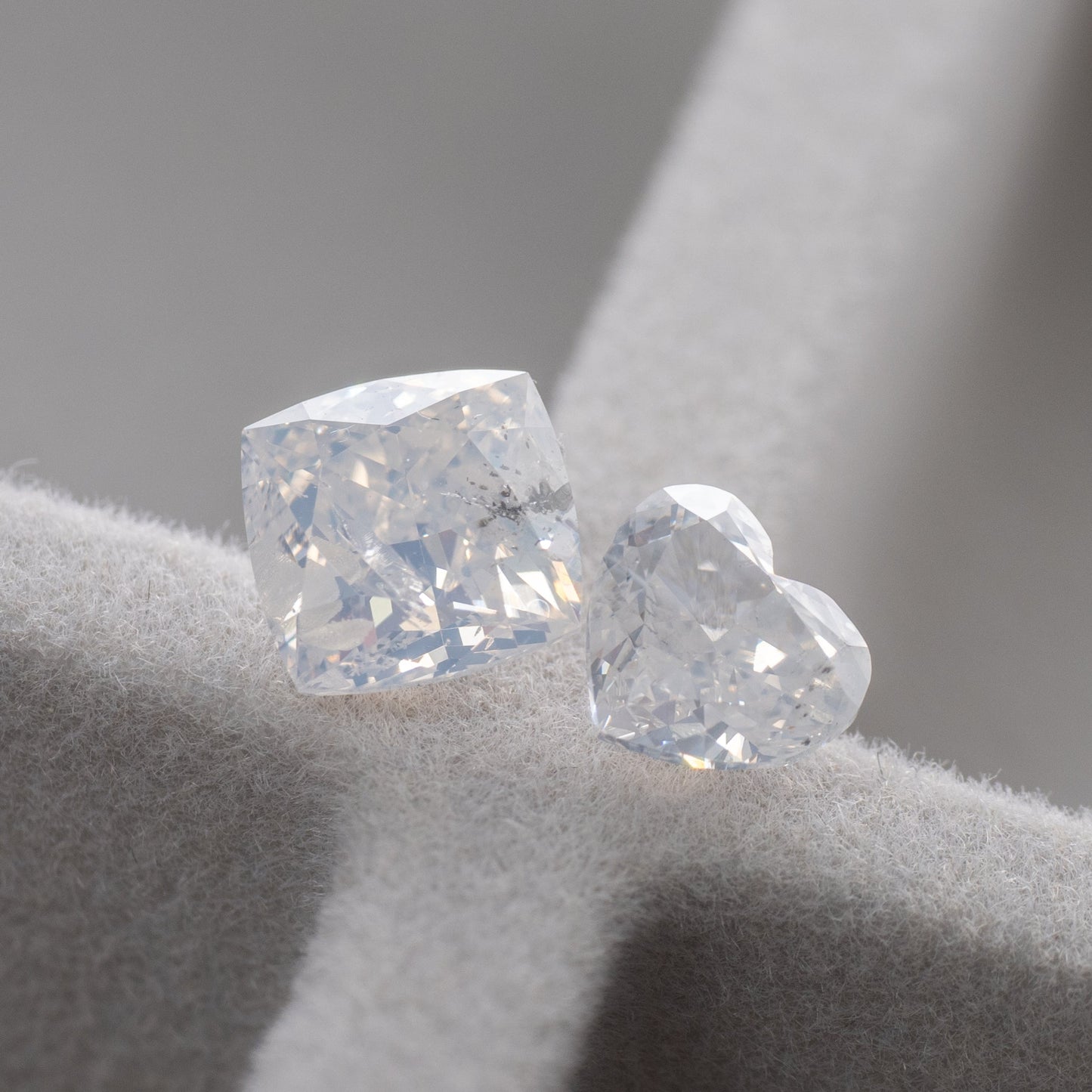 ファンシーホワイトダイヤ 0.433ct 0.731ct CGLソ付き