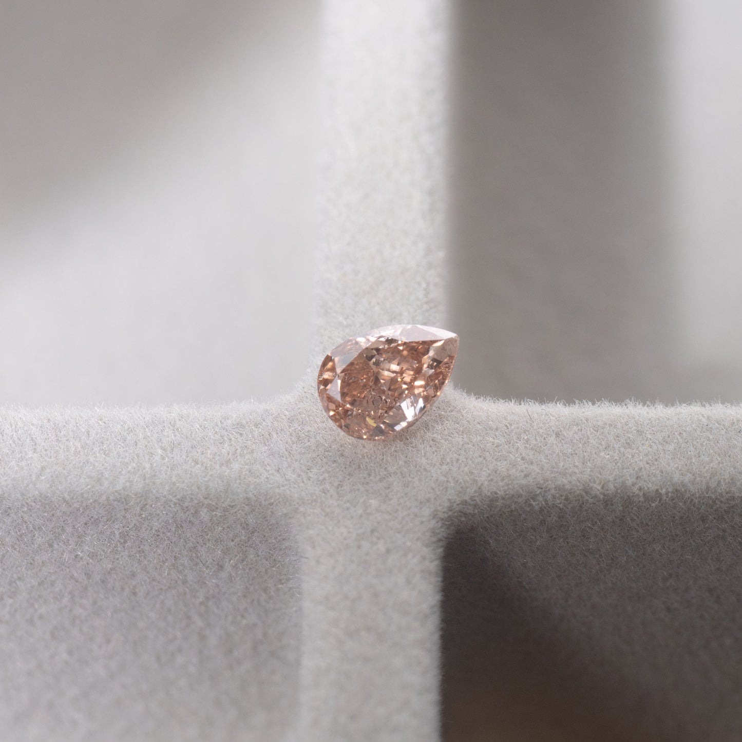 ファンシーブラウニッシュオレンジピンク 0.322ct CGLソ付き FBOP